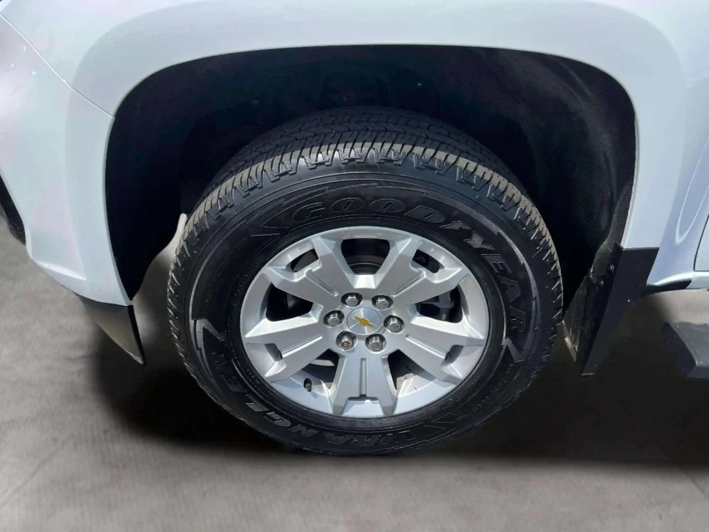 Used 2022 Summit White Chevrolet LT image 7
