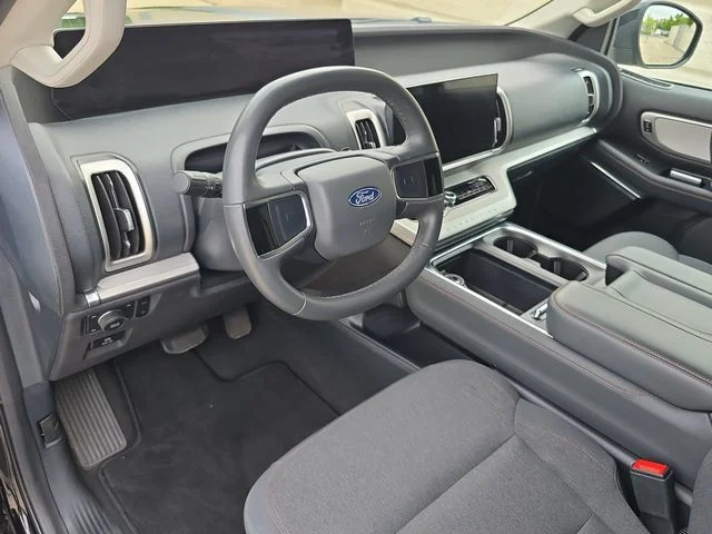 Certified Used 2025 Agate Black Metallic Ford Active image 16