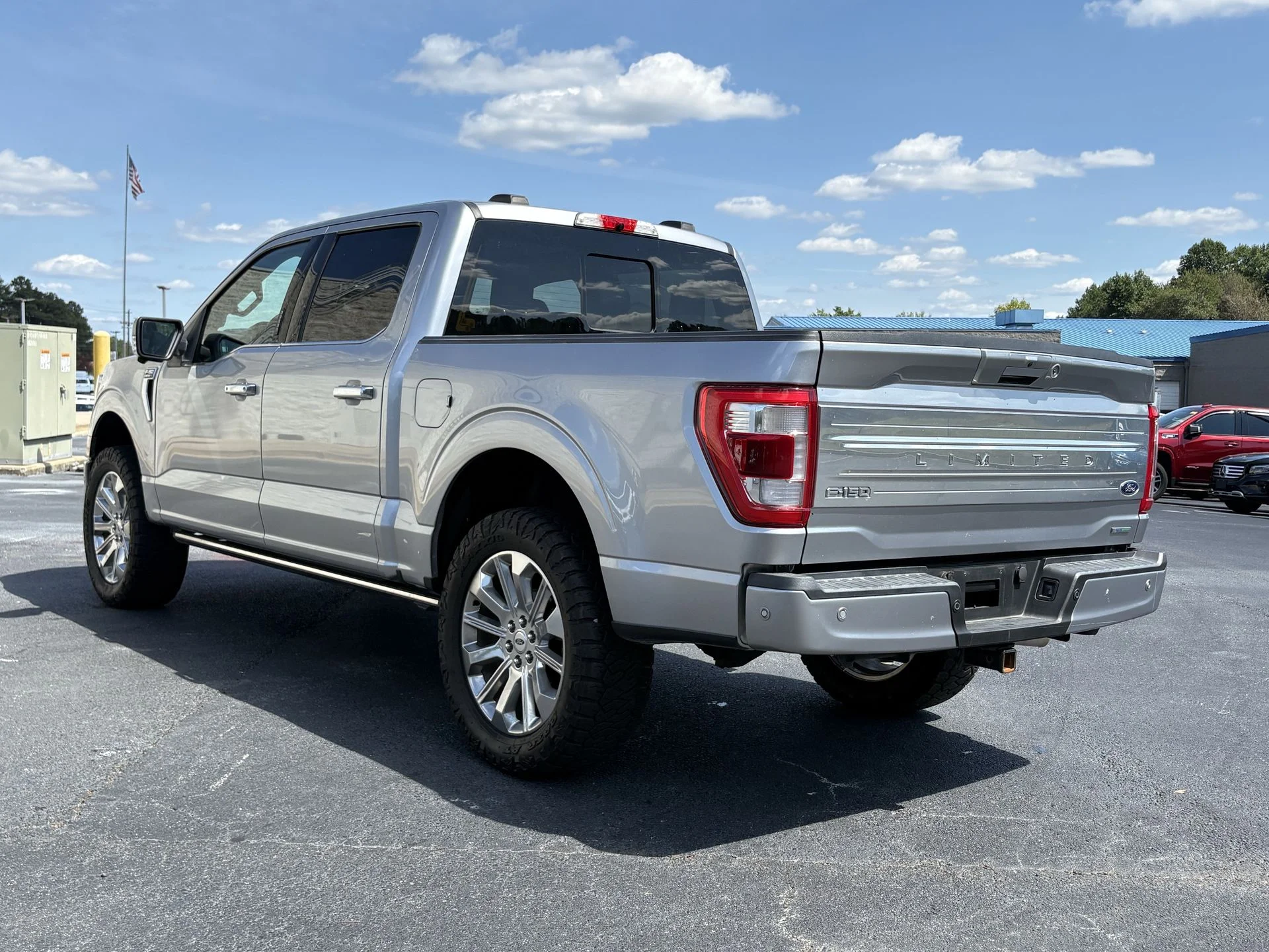 Used 2022 Silver Metallic Ford Limited image 23