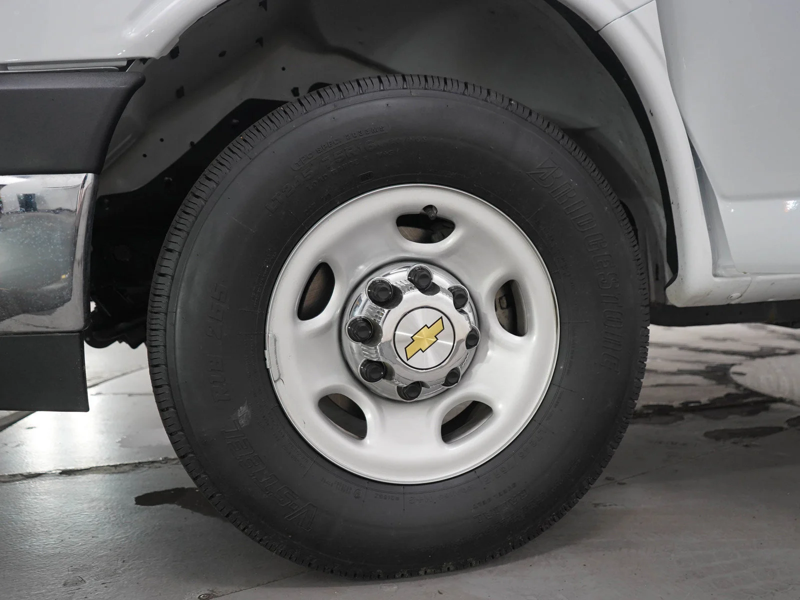 Used 2025 Summit White Chevrolet LT image 25