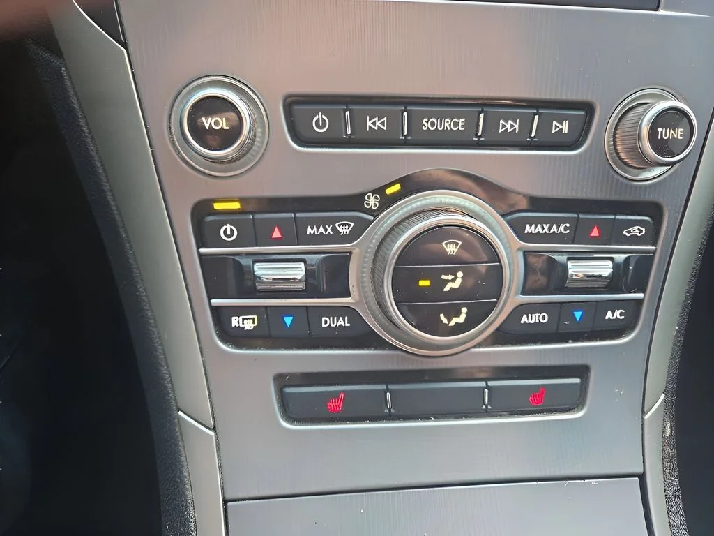 Used 2019 Blue Diamond Metallic Lincoln Standard image 17