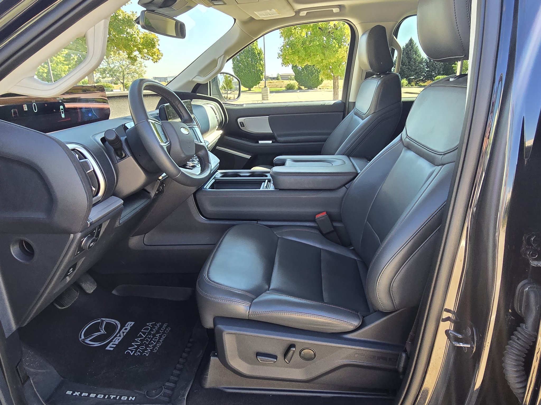 Used 2025 Agate Black Metallic Ford Active image 12