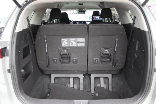 Used 2024 White Kia EX image 27