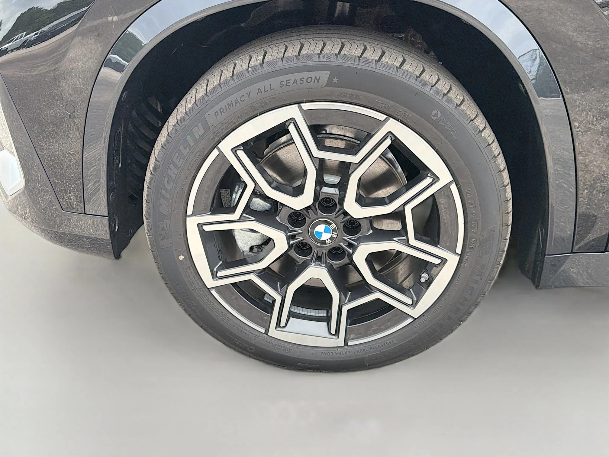 New 2026 Black Sapphire Metallic BMW xDrive28i image 40