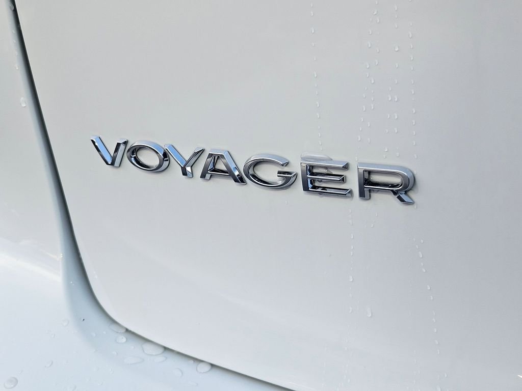 New 2026 Bright White Clear-Coat Exterior Paint Chrysler LX image 33