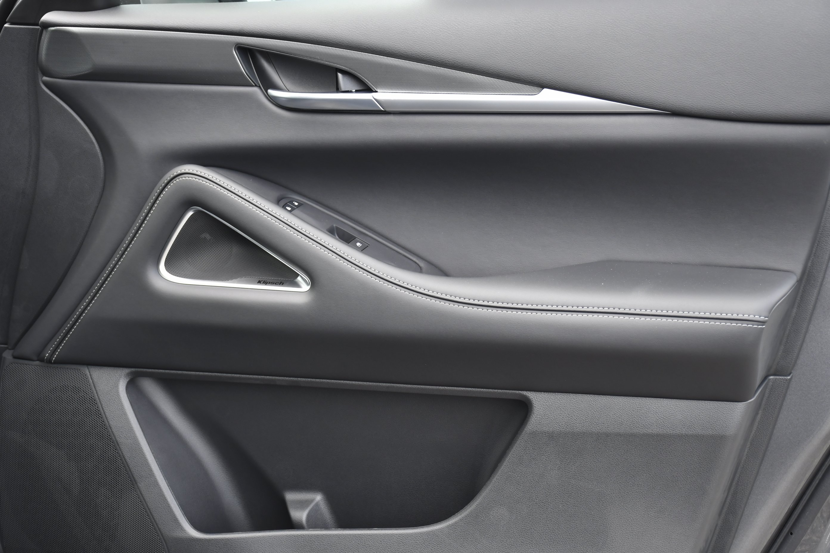 New 2027 GRAPHITE SHADOW INFINITI Luxe FWD image 36