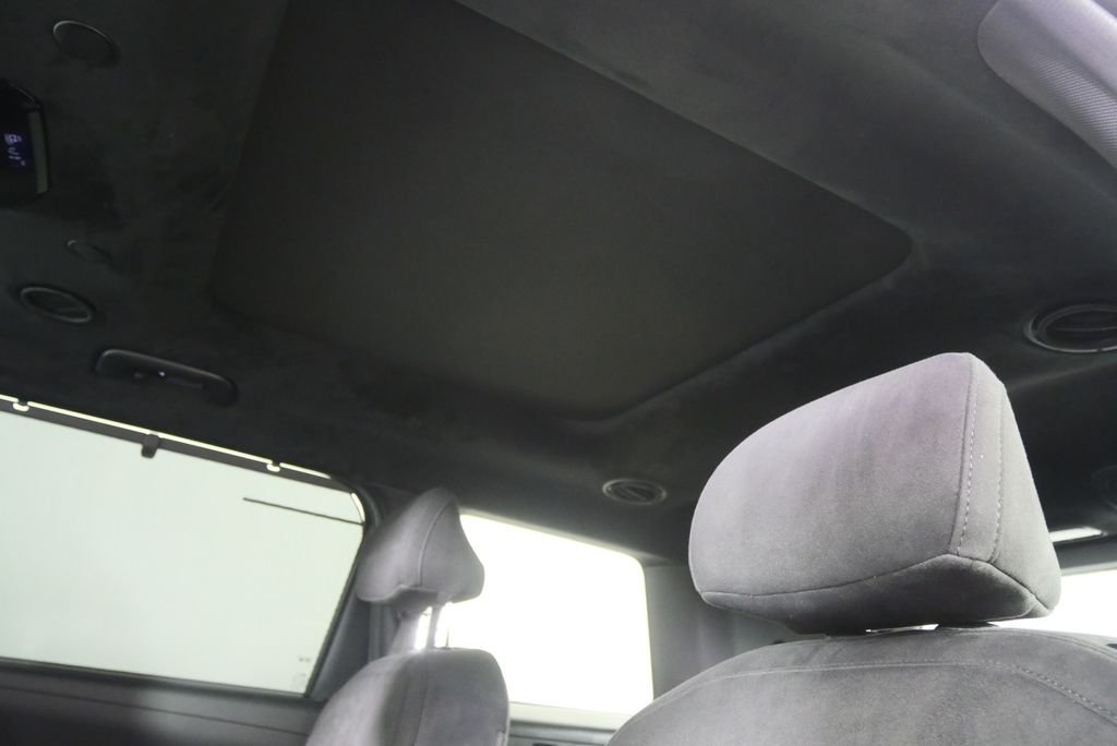 Used 2027 Black Jade Green Kia X-Line SX Prestige image 18
