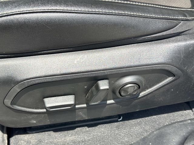 Used 2023 White Jeep Altitude image 30