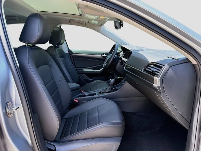 Used 2021 Pyrite Silver Metallic Volkswagen SEL image 15