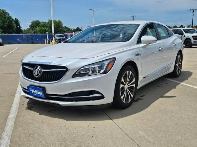 Used 2017 White Frost Tri-Coat Buick Essence image 2