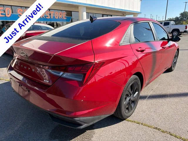 Used 2022 Red Hyundai Blue image 3