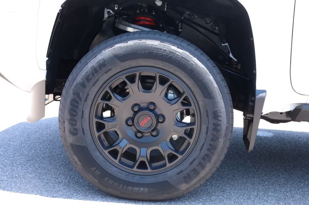 2025 Toyota Tacoma SR5 - Photo 13