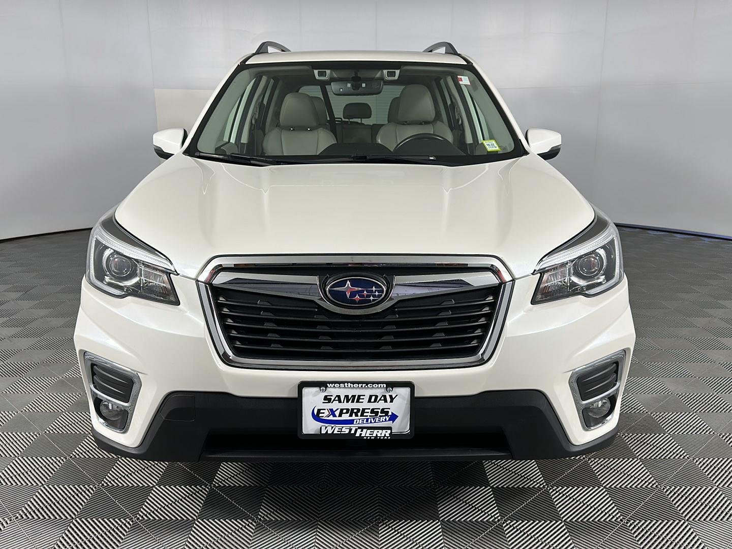 Used 2020 Crystal White Pearl Subaru Limited image 15