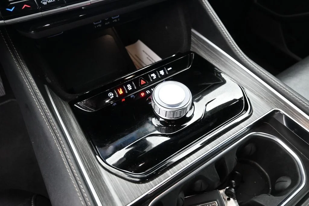 Used 2024 White Jeep Series II image 12