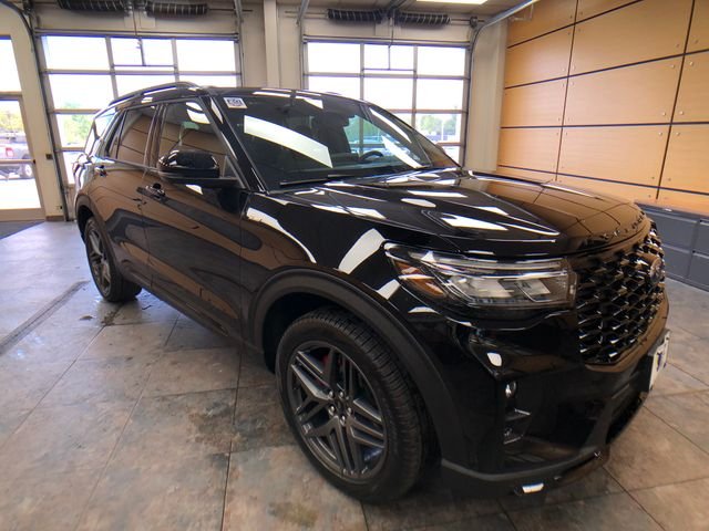 2026 Ford Explorer ST-LINE 4WD's photo