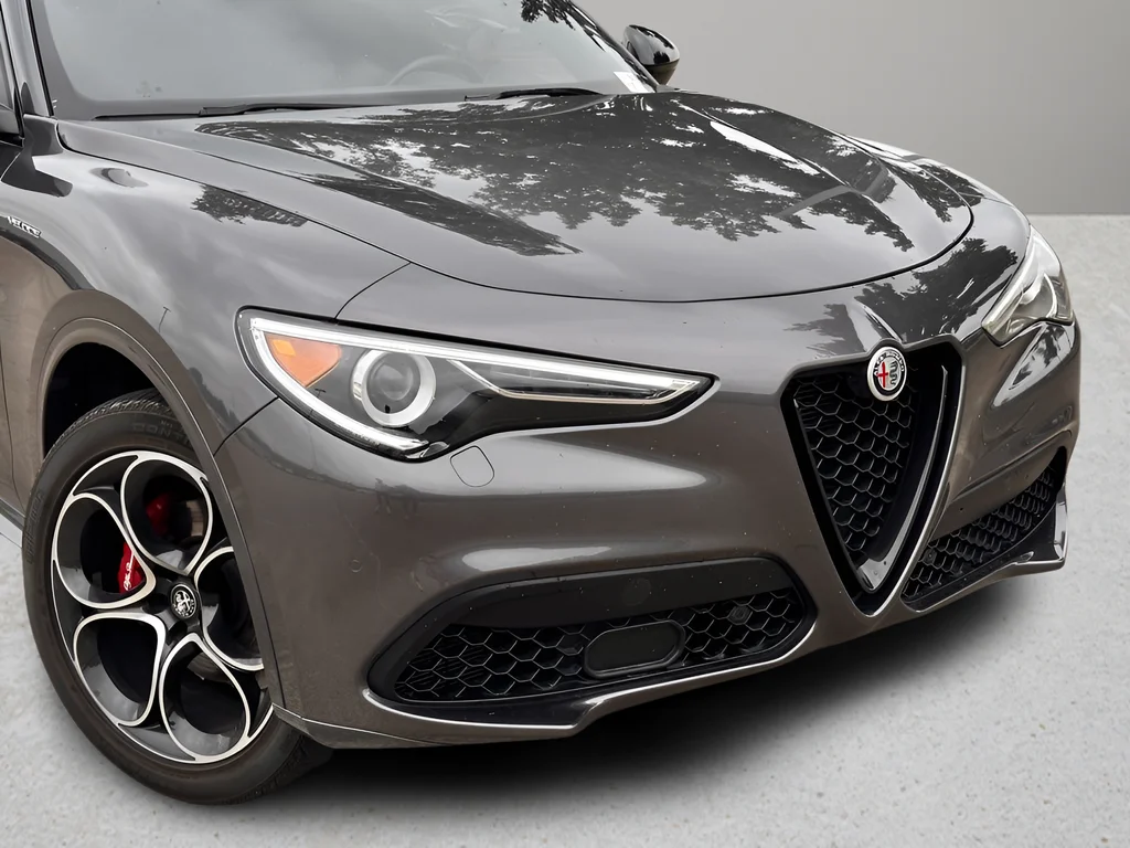 Used 2023 Gray Alfa Romeo Veloce image 26
