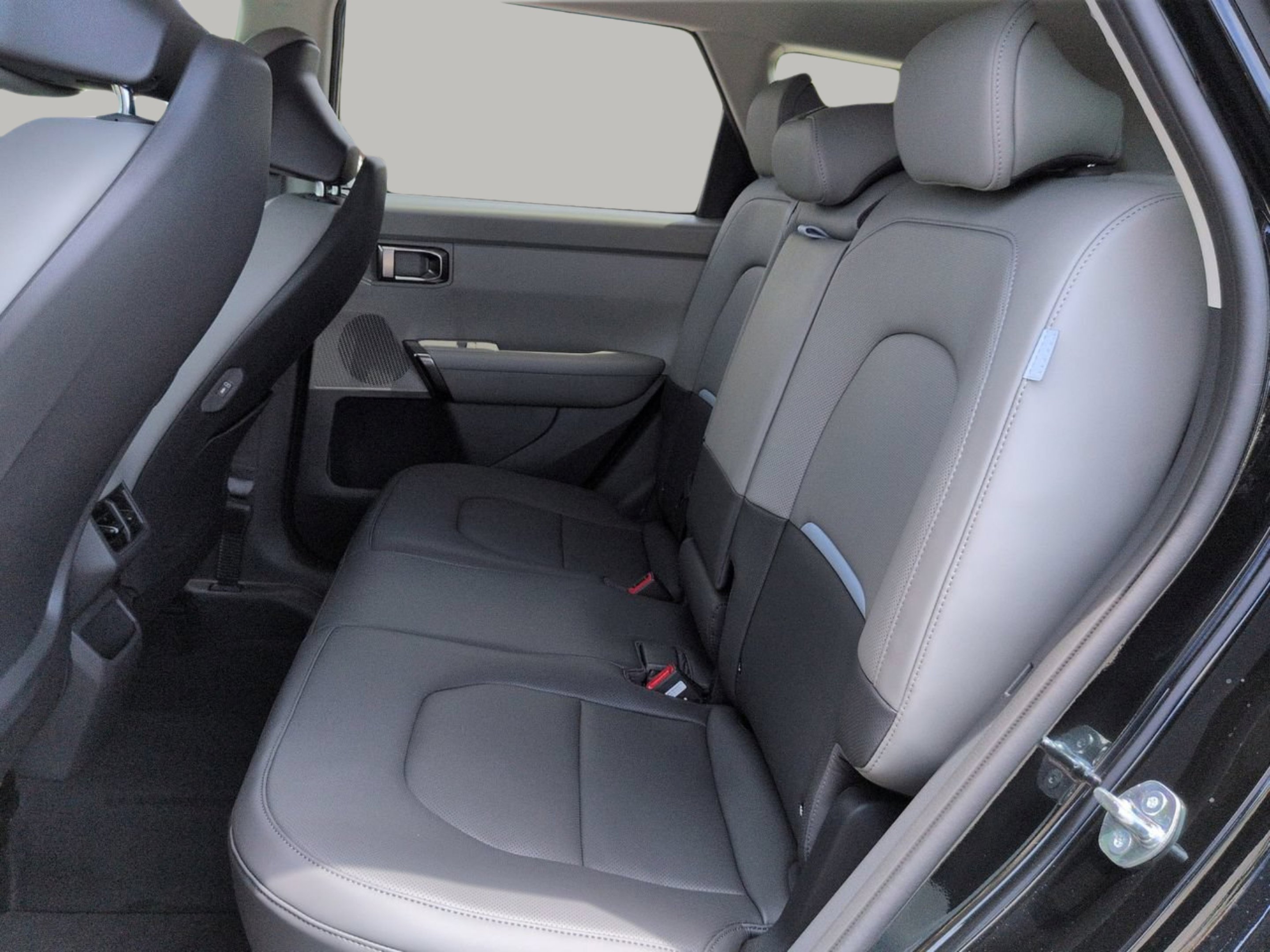 New 2027 Aurora Black Pearl Kia EX image 18