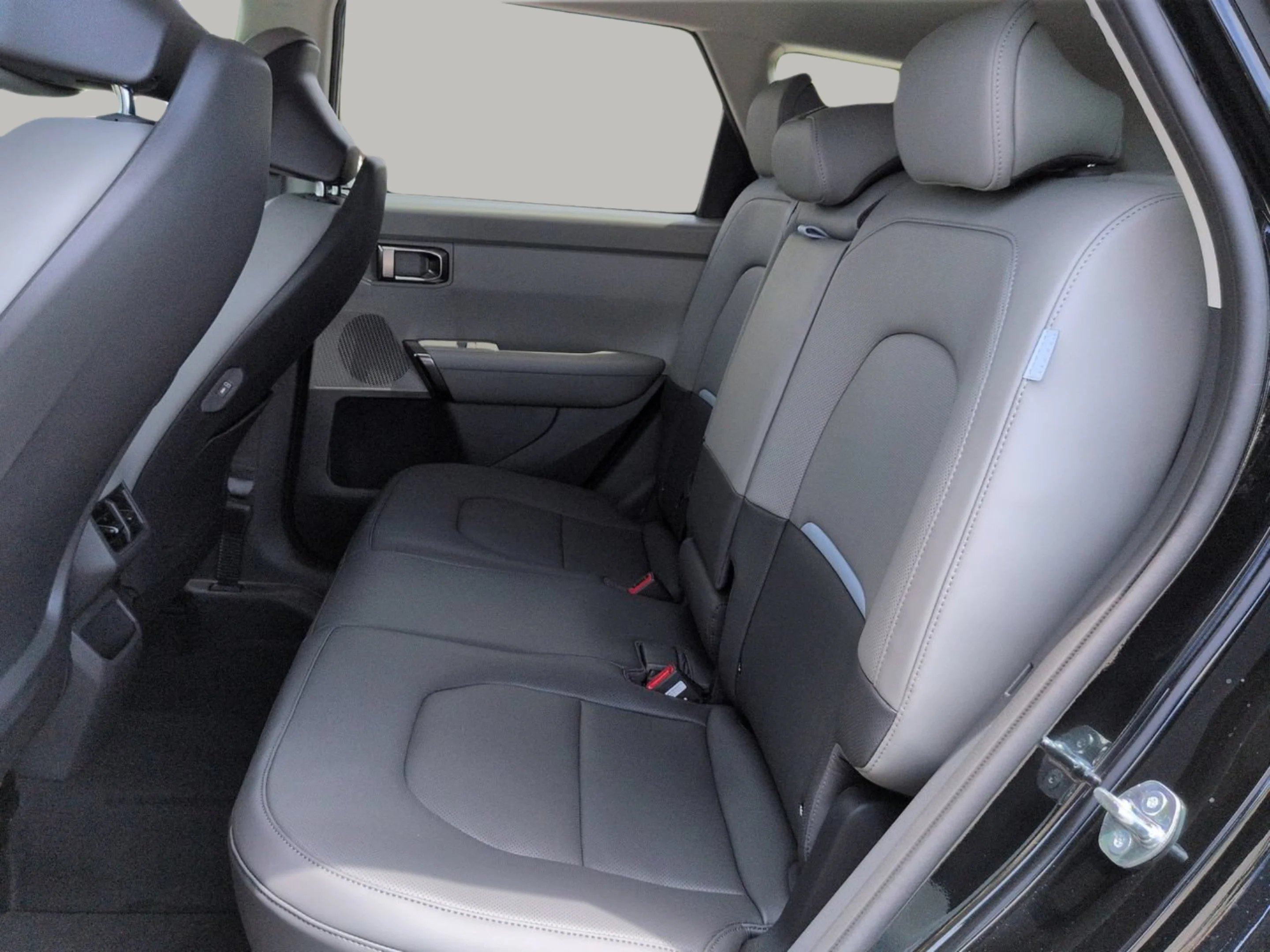 New 2027 Aurora Black Pearl Kia EX image 18
