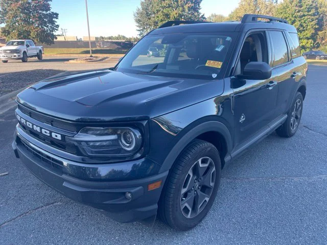 Used 2022 Blue Ford Outer Banks image 1