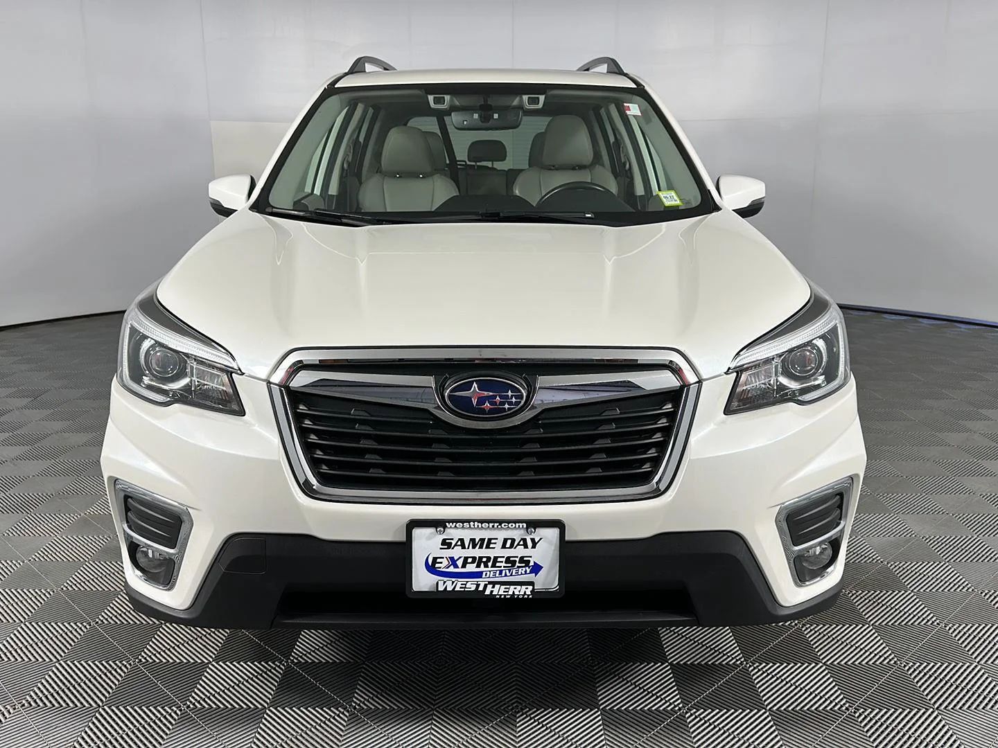 Used 2020 Crystal White Pearl Subaru Limited image 15