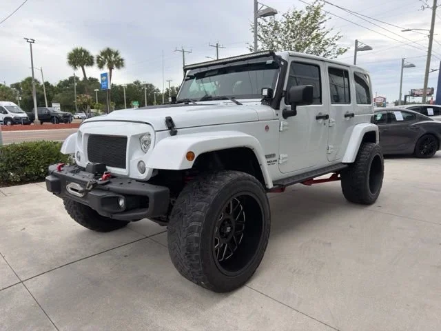 Used 2017 Bright White Clearcoat Jeep Rubicon Recon image 2