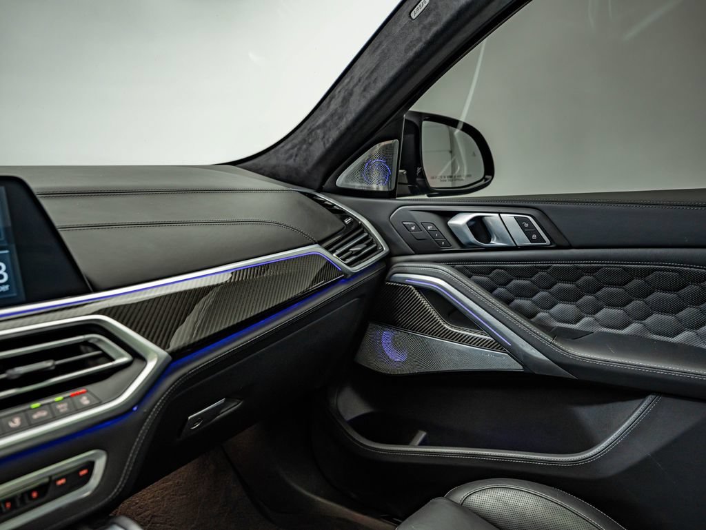 Used 2020 Marina Bay Blue Metallic BMW Competition image 32