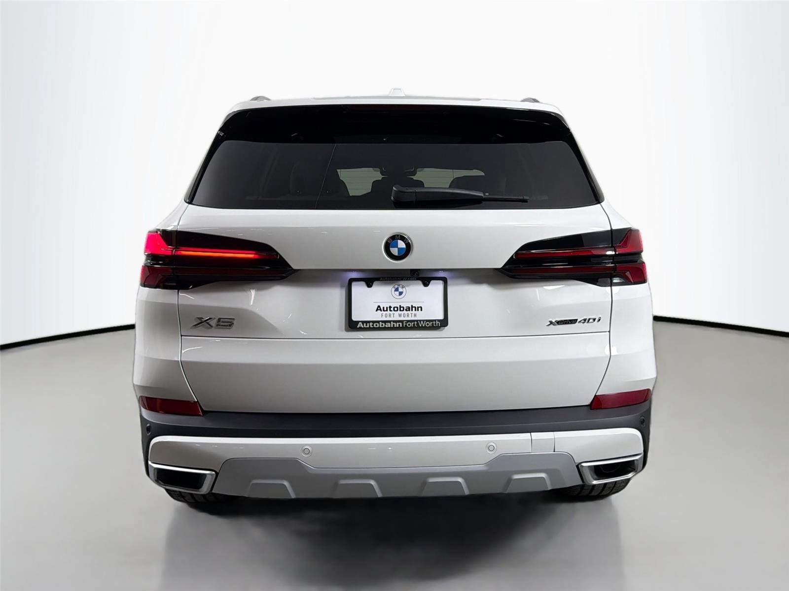 New 2026 Alpine White BMW xDrive40i image 6