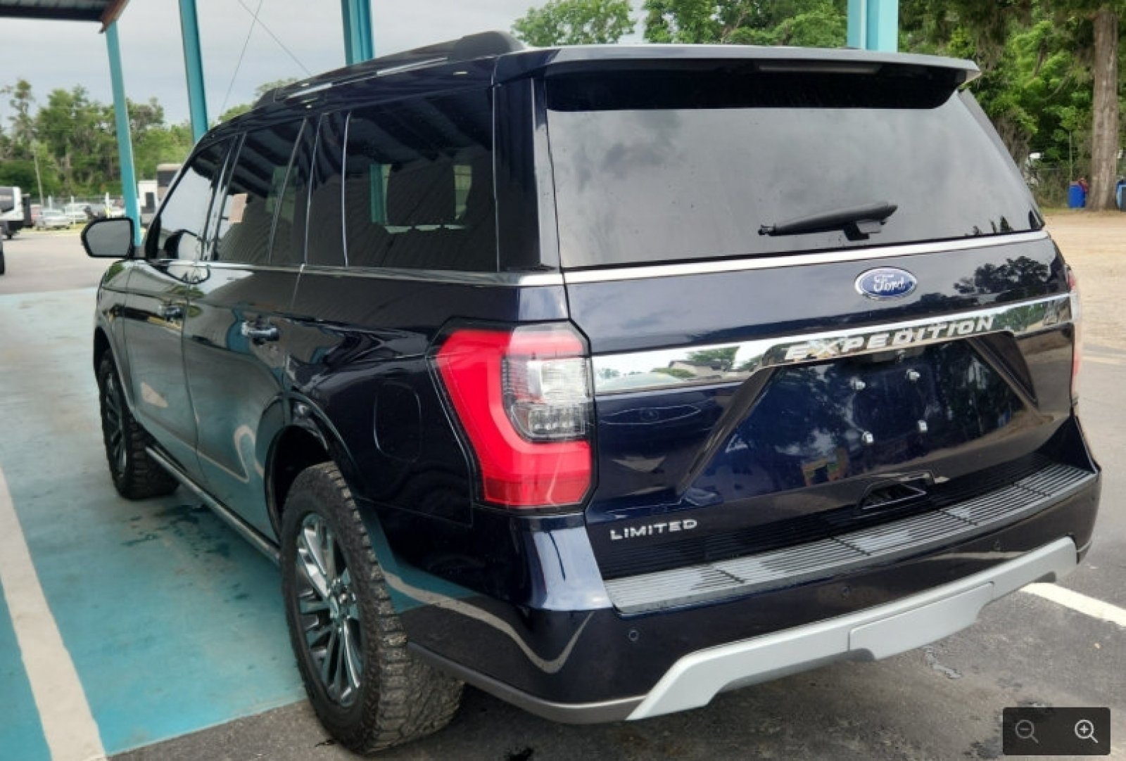 Used 2021 Antimatter Blue Metallic Ford Limited image 2