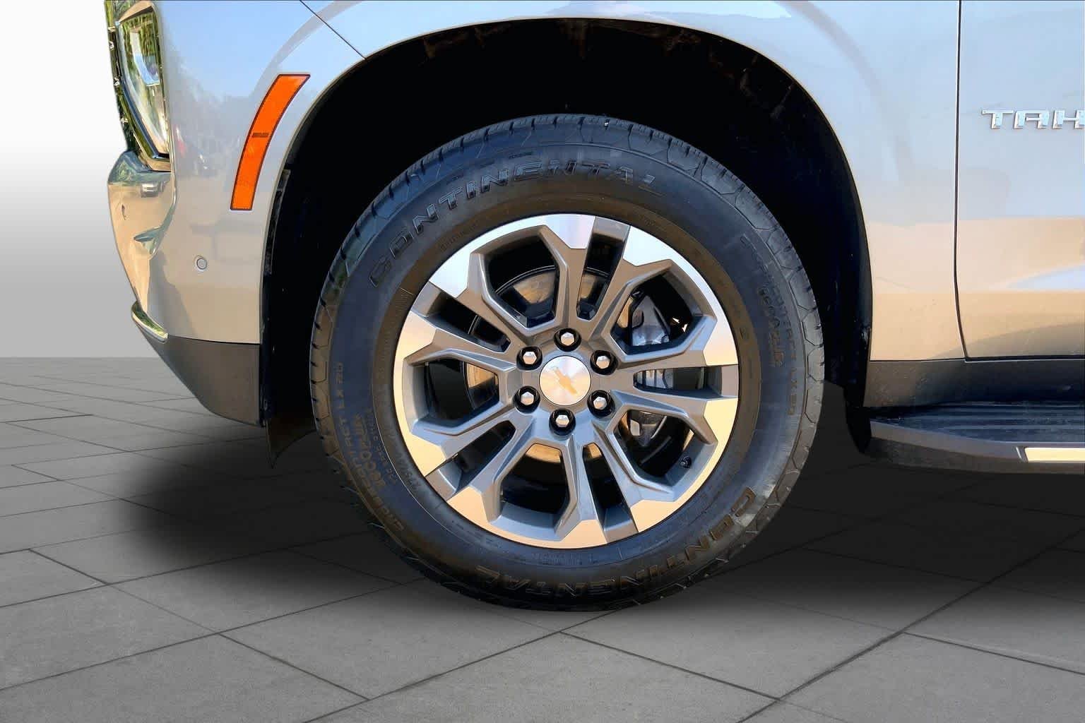 Used 2025 Sterling Gray Metallic Chevrolet LT image 10