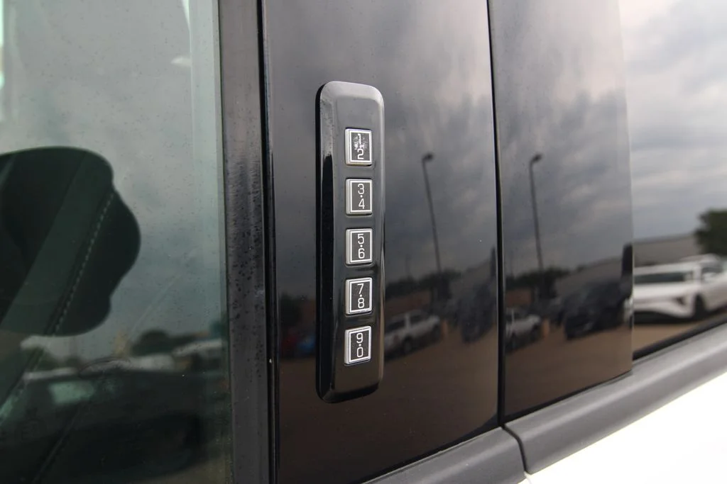 Used 2023 Oxford White Ford XLT image 42