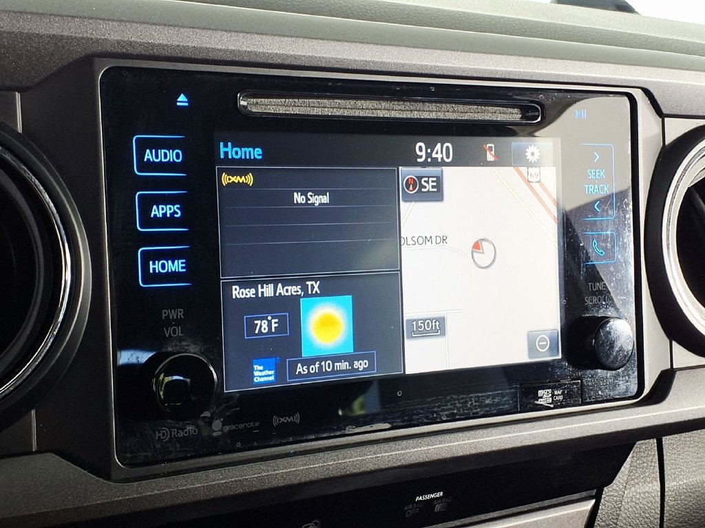 Used 2017 Super White Toyota SR5 image 22