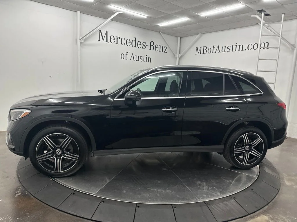 New 2027 Black Mercedes-Benz GLC 300 image 4