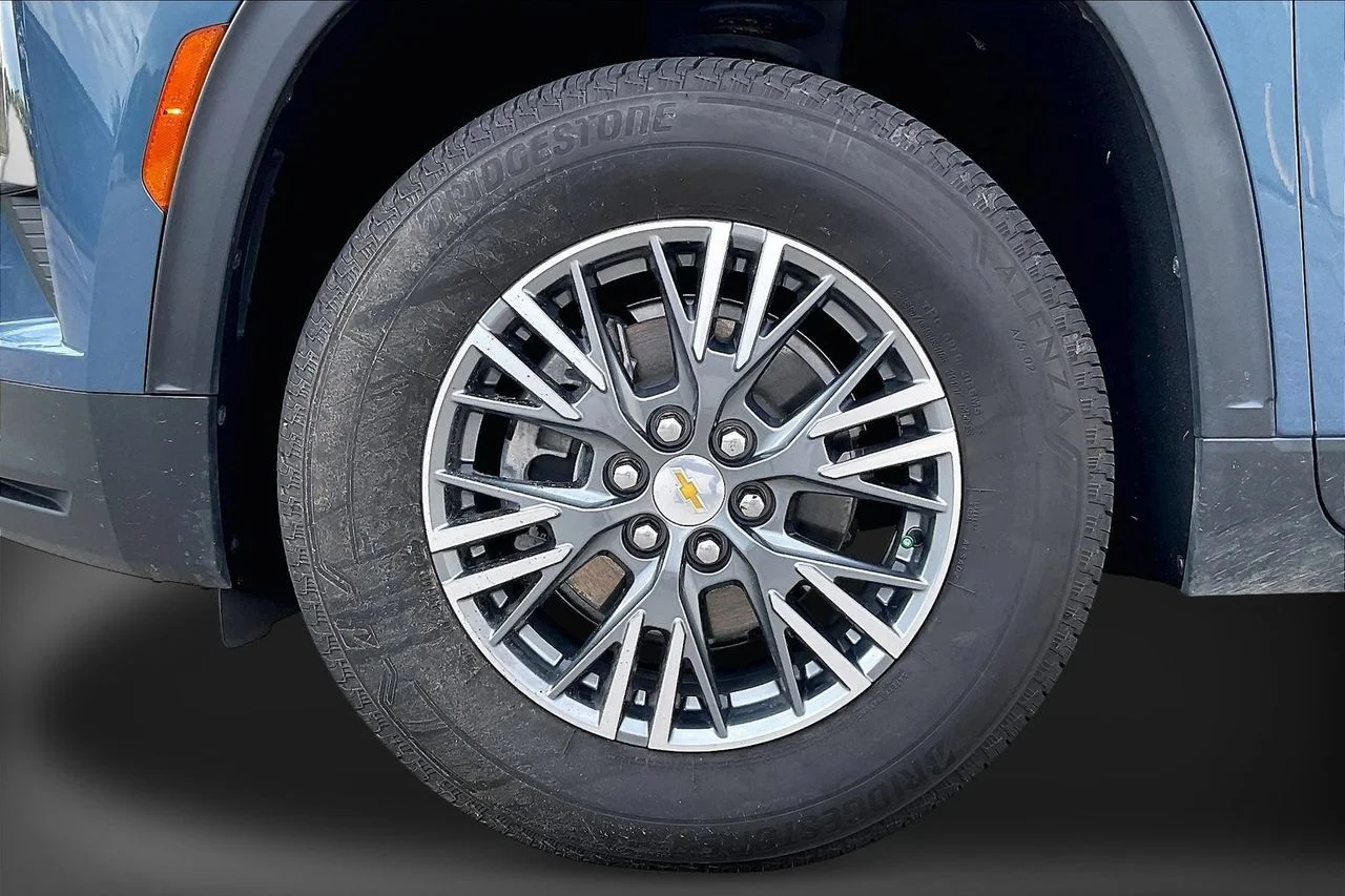 Used 2025 Blue Chevrolet LT image 34