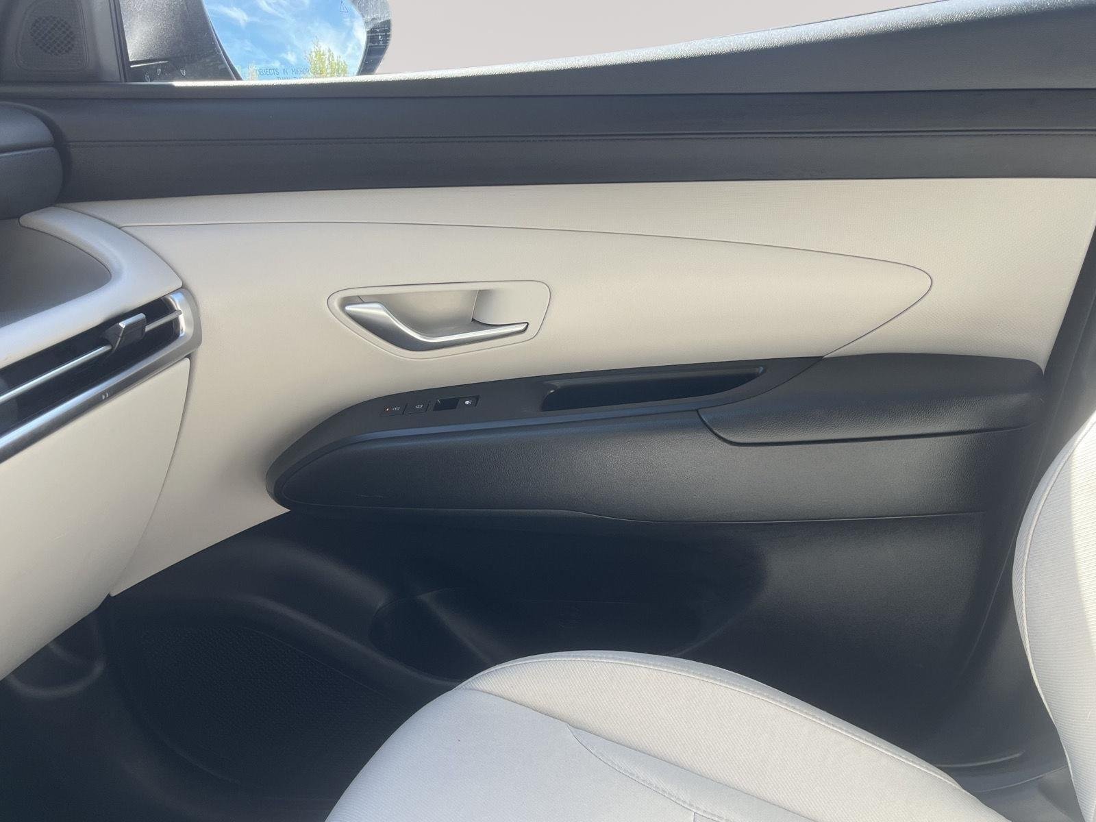 Used 2025 Phantom Black Hyundai SEL image 23