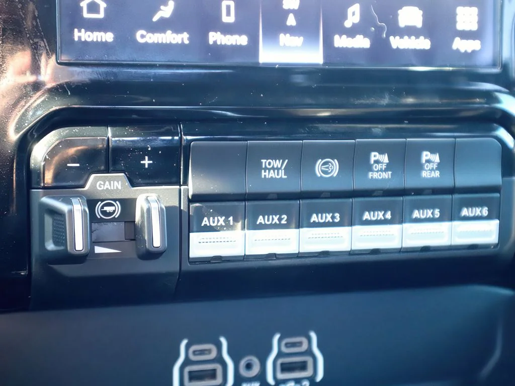 2025 RAM Ram 3500 Pickup Laramie - Photo 21