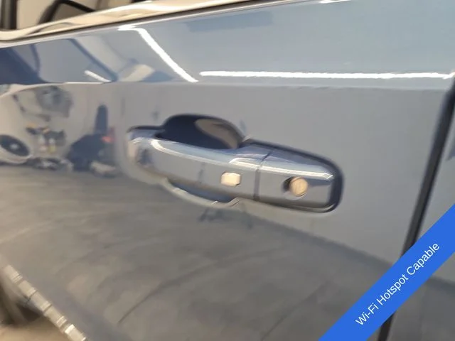 Used 2024 Metallic GMC SLE image 22
