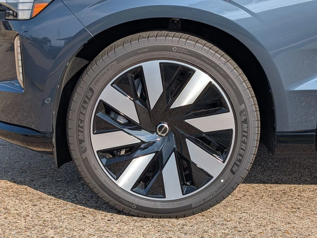 2025 Volvo EX90 Ultra - Photo 9
