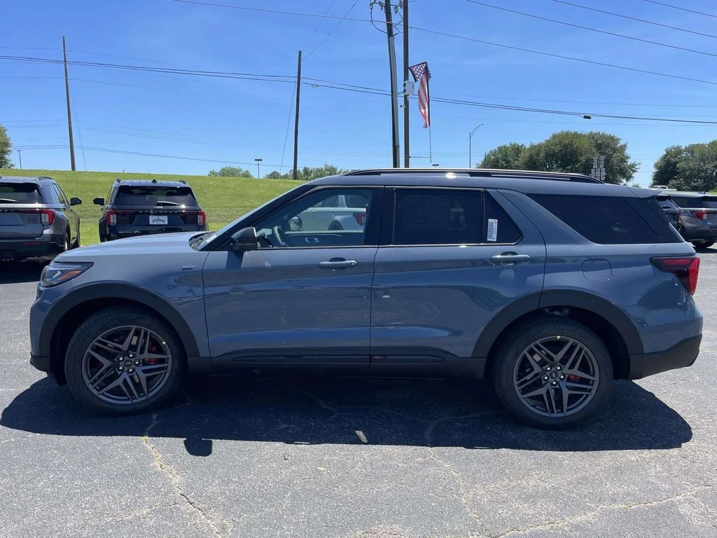 New 2026 Vapor Blue Metallic Ford ST-Line image 6
