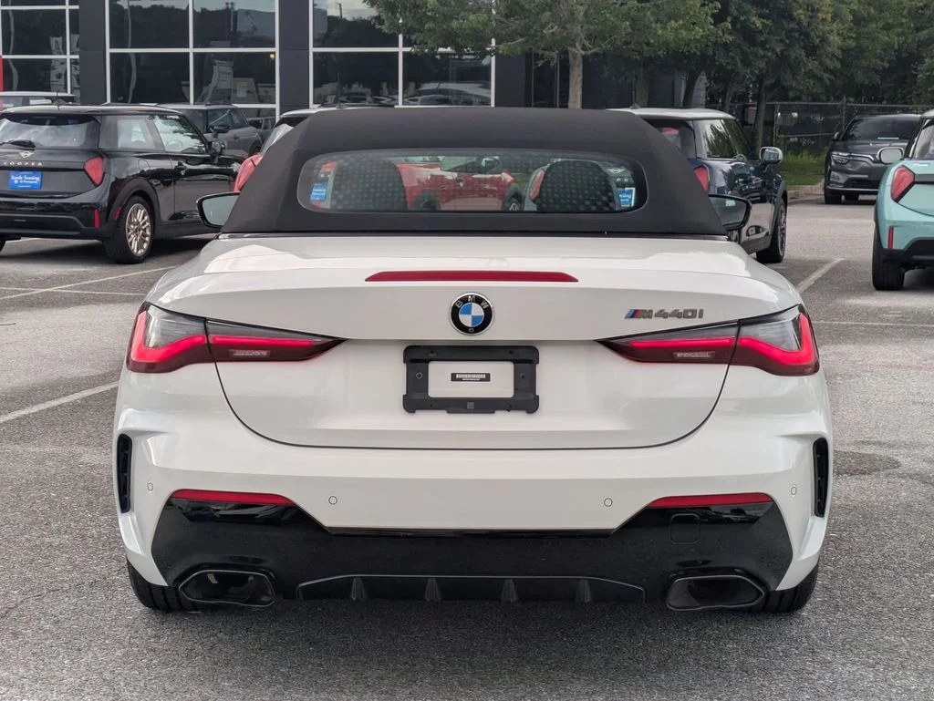 Used 2024 White BMW M440i image 4