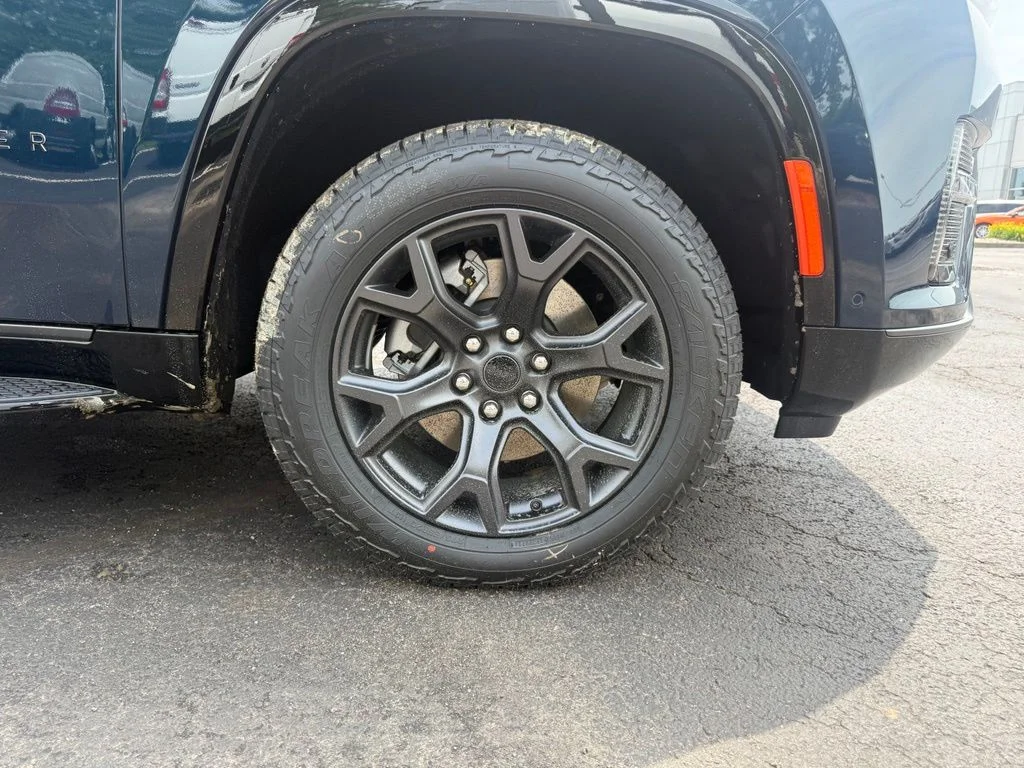 New 2026 Fathom Blue Pearlcoat Jeep Upland image 62
