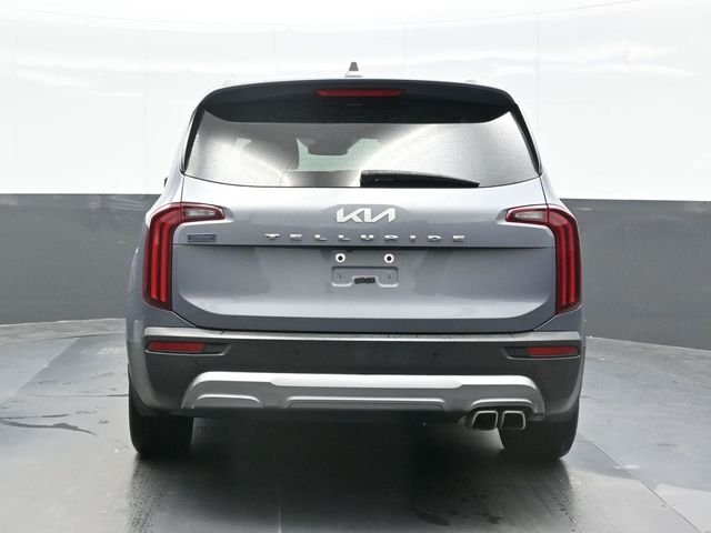Used 2022 Silver Kia SX image 2