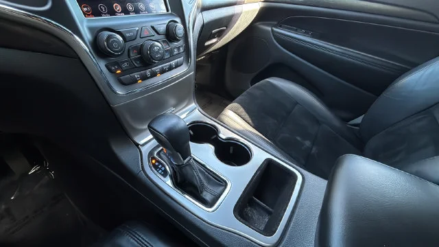 Used 2018 White Jeep Altitude image 14