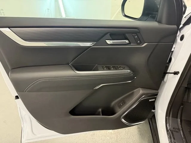 New 2026 Glacier White Tricoat GMC Elevation image 14