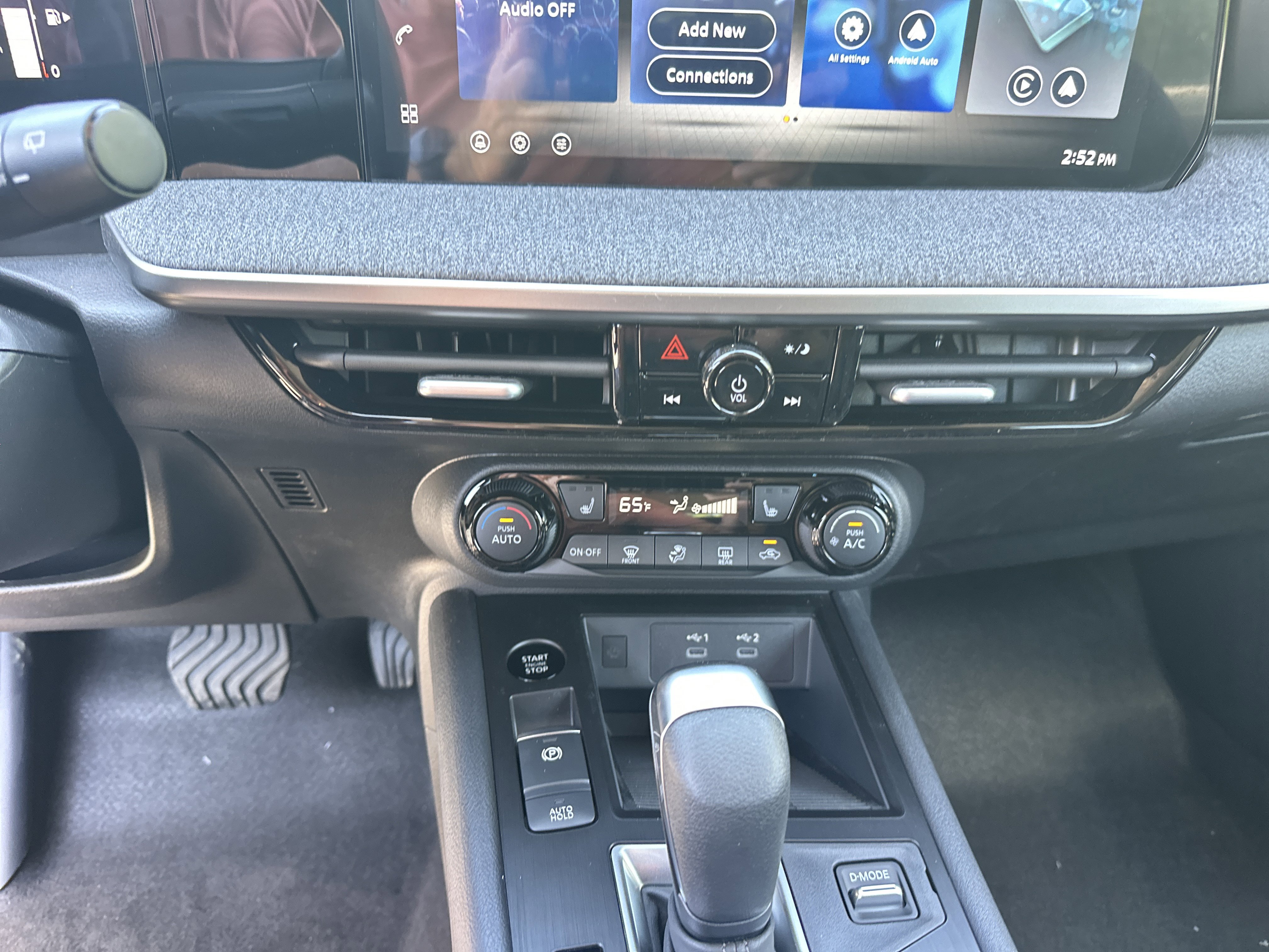 New 2026 Aspen White Tricoat Nissan SV image 30