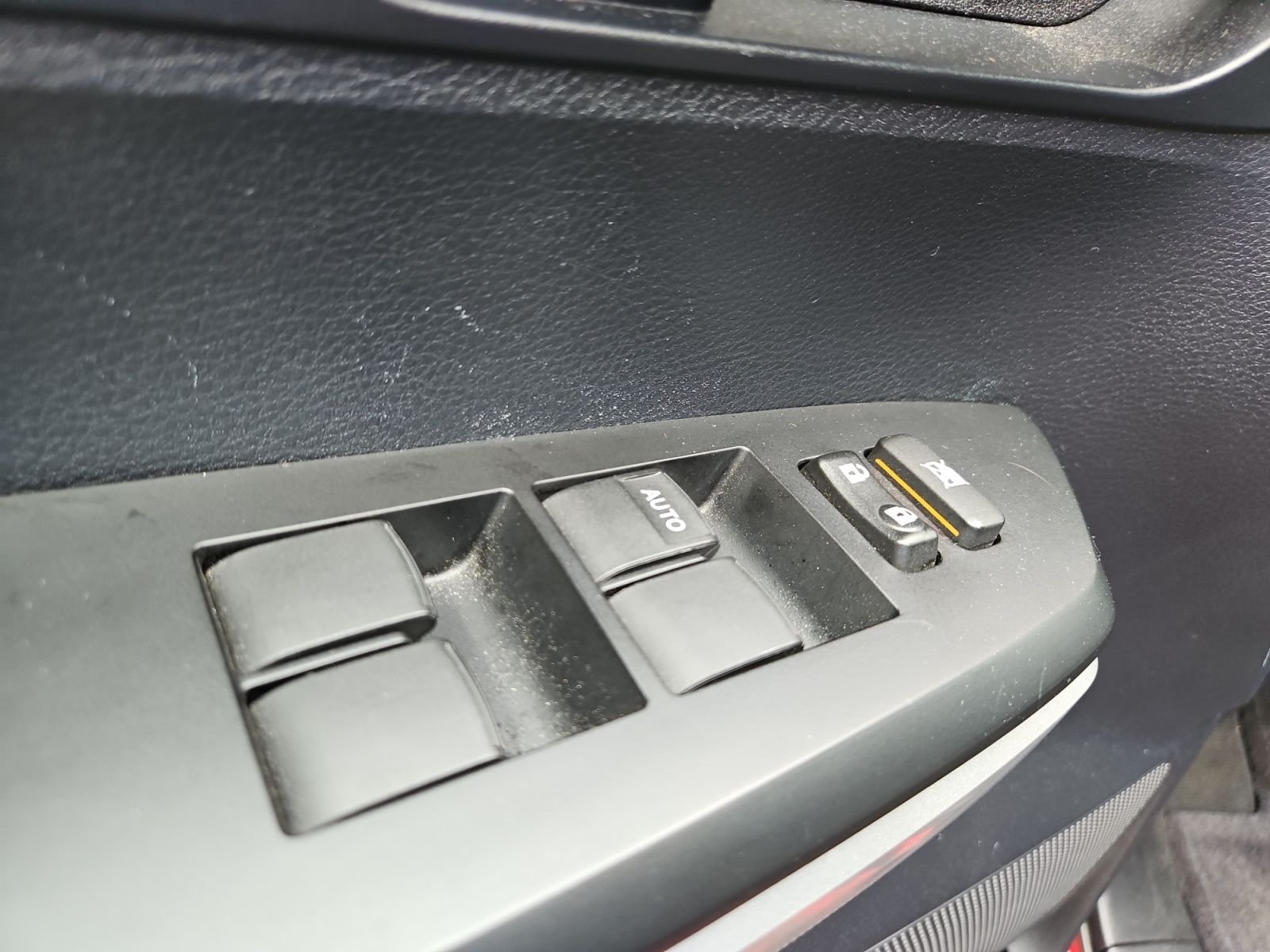 Used 2014 Red Toyota SR5 image 22