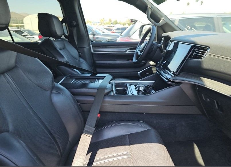 Used 2023 White Jeep Series II image 6