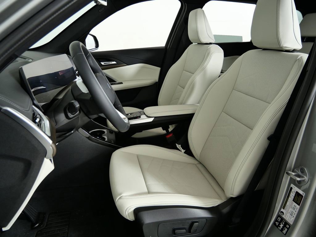 Used 2026 Space Silver Metallic BMW xDrive28i image 34