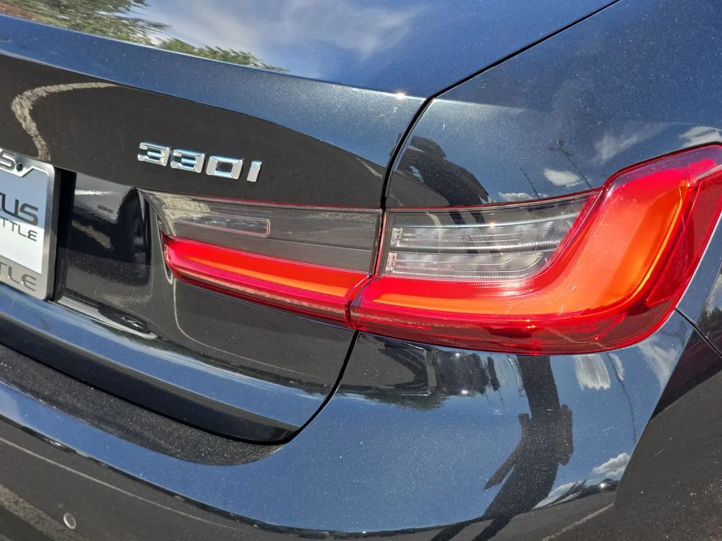 Used 2020 Black BMW 330i image 38