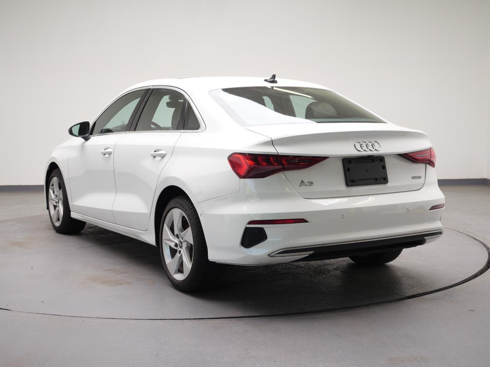 Used 2022 Ibis White Audi Premium image 11