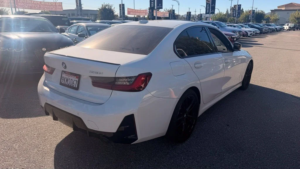 Used 2024 White BMW 330i image 3
